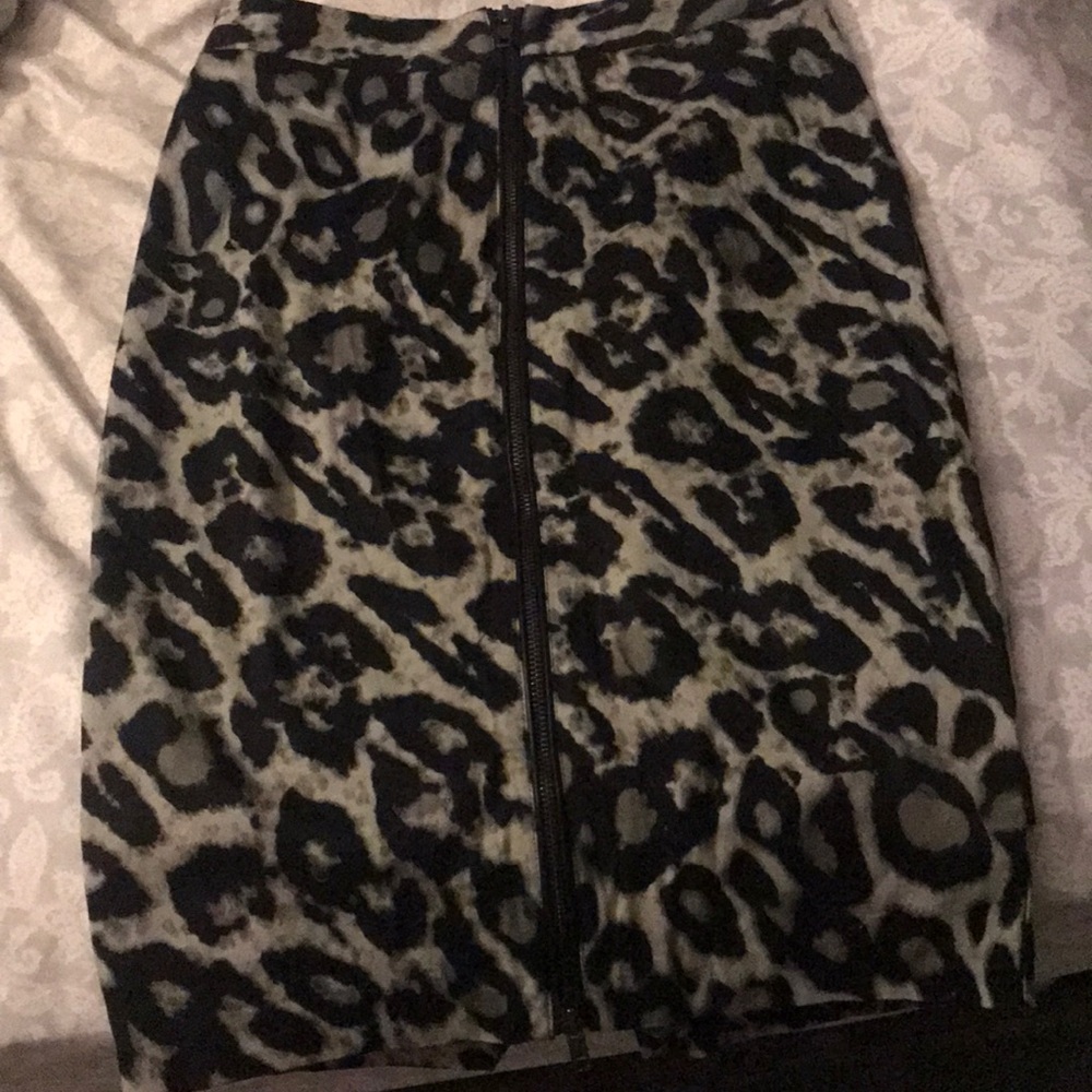 Super cute never worn Kendall and Kylie skirt